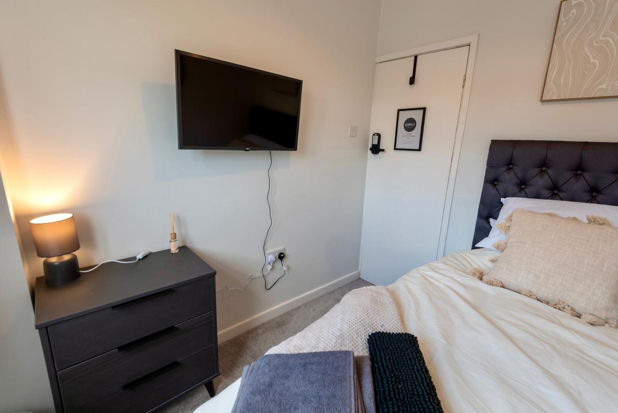 Single Room In Brand New 5 Bedroom Home BW Room 2 Solihull Exterior foto