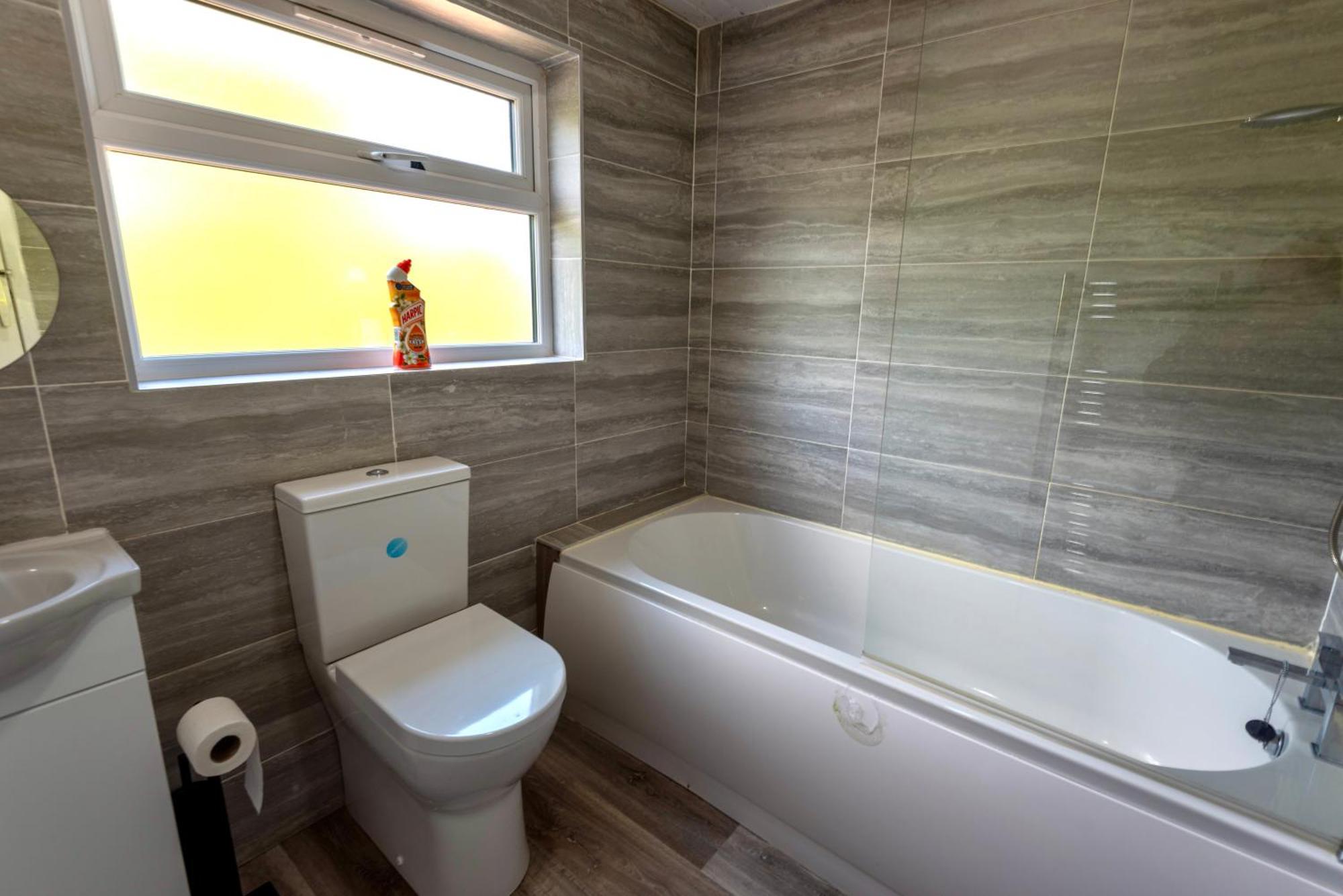 Single Room In Brand New 5 Bedroom Home BW Room 2 Solihull Exterior foto