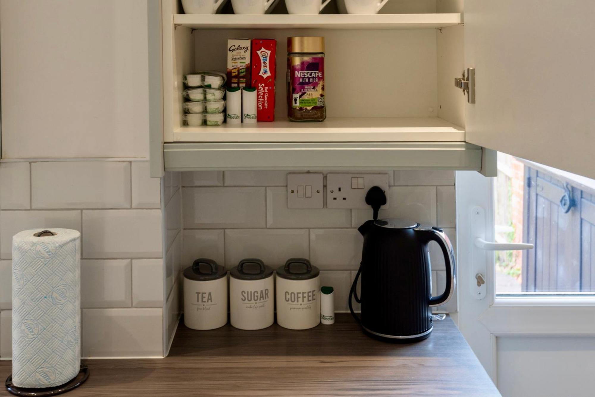 Single Room In Brand New 5 Bedroom Home BW Room 2 Solihull Exterior foto