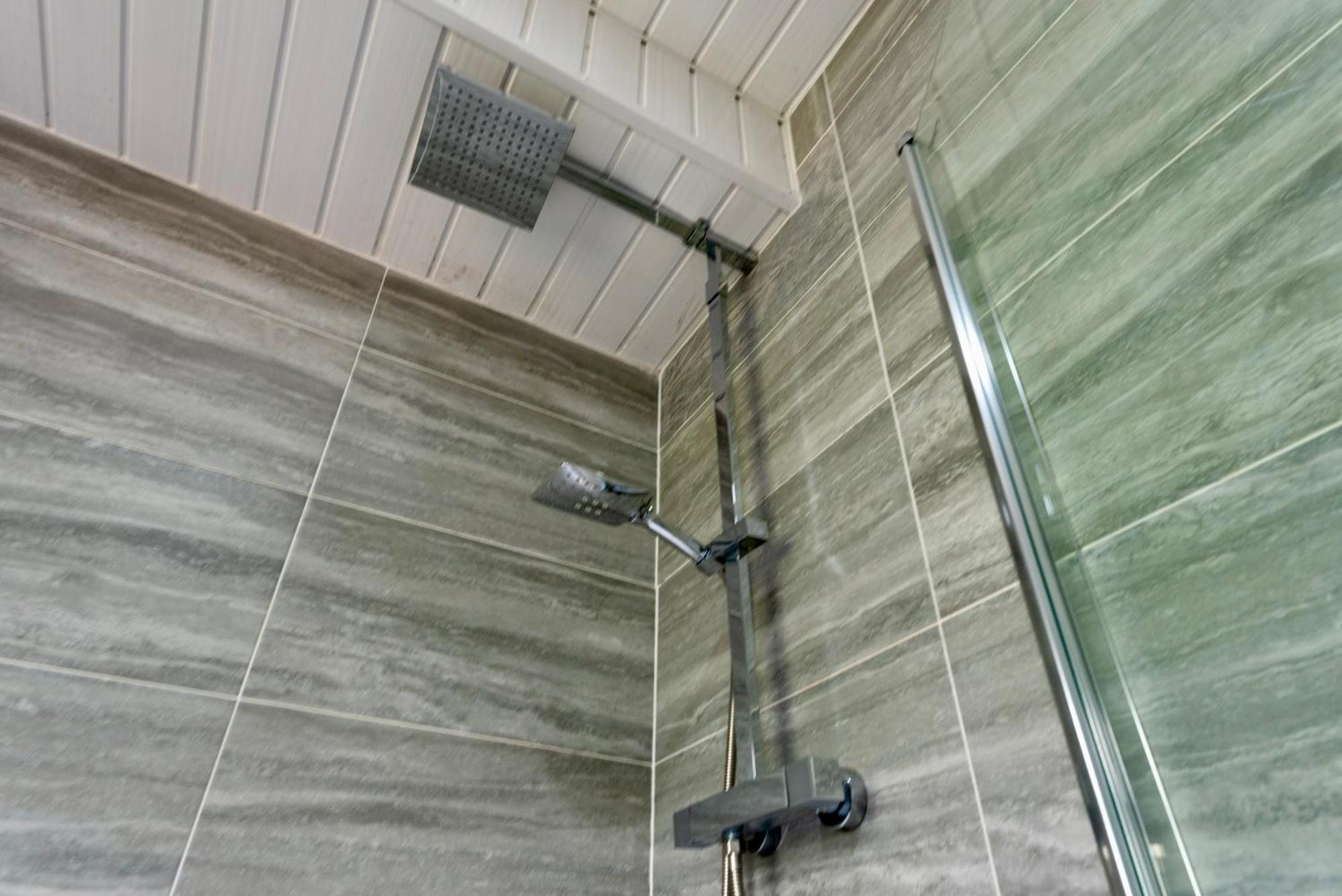 Single Room In Brand New 5 Bedroom Home BW Room 2 Solihull Exterior foto
